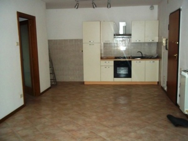 Appartamento in affitto a Corciano, San Mariano, 75 mq.