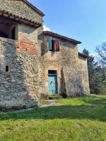 Rustico/Casale in vendita a Città di Castello, Con giardino, 450 mq.